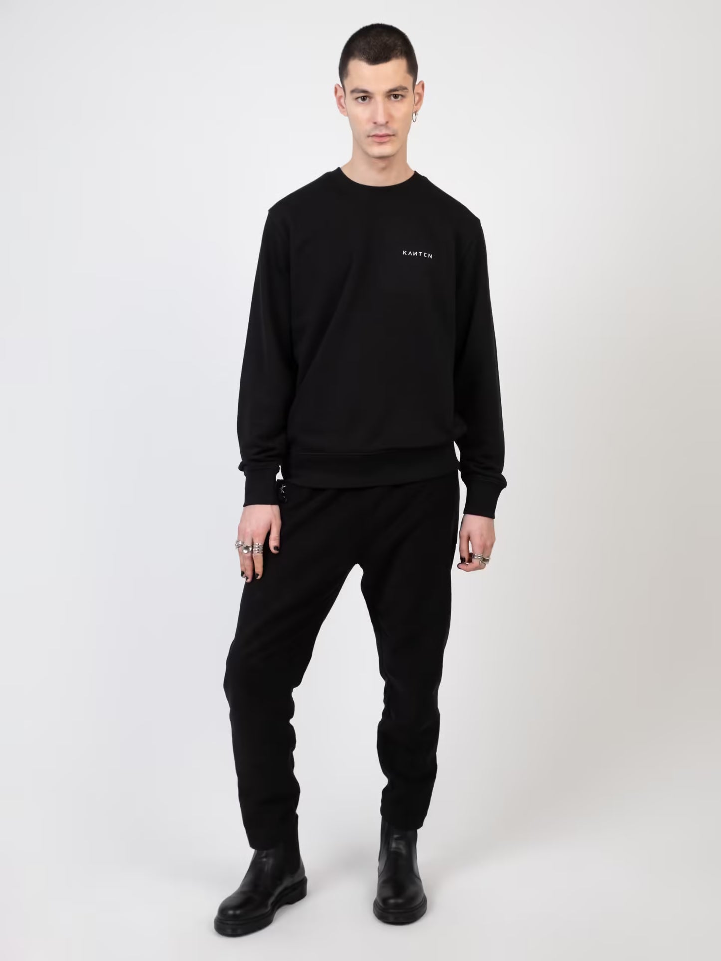 UltraBasic Sweatshirt - Black-1